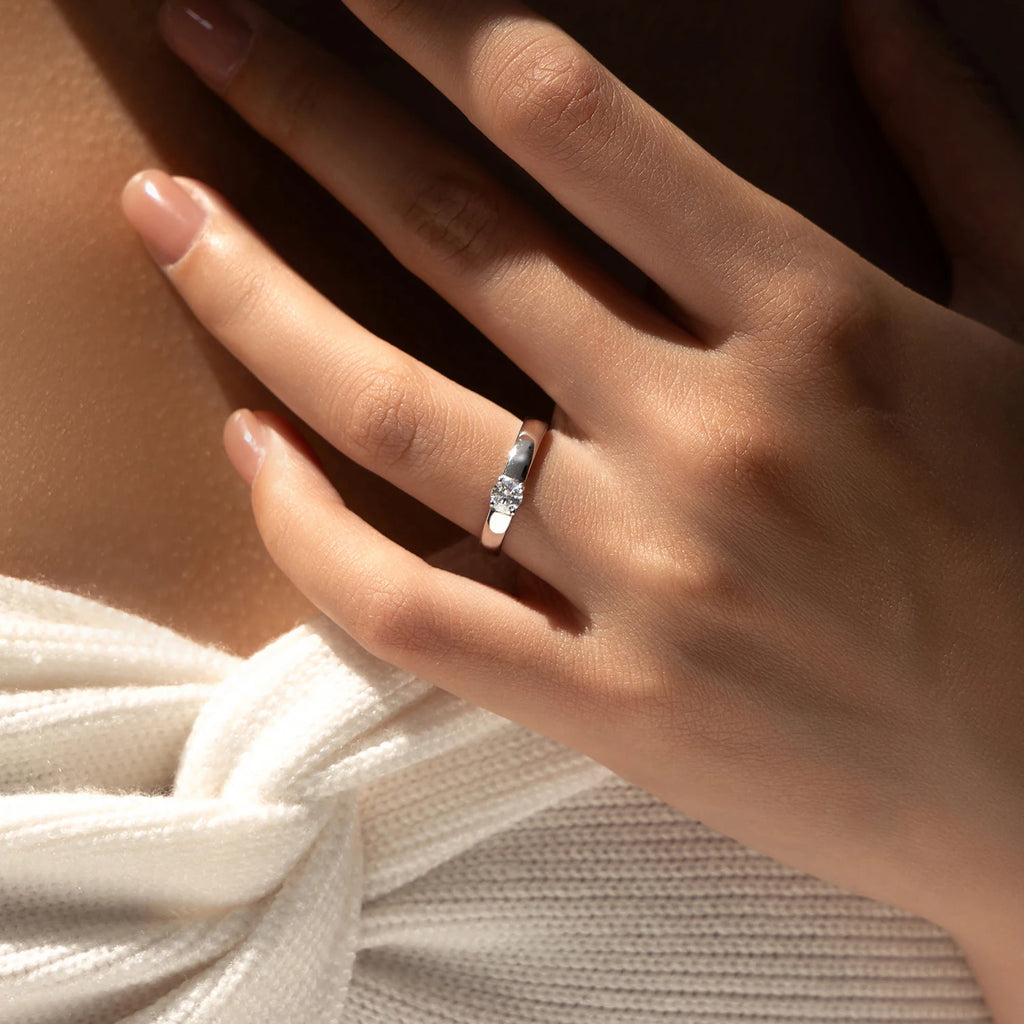 Aveline Round Moissanite Crown Ring