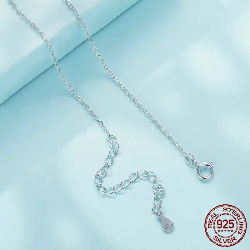 Chain Footprint Heart pendant necklace in sterling silver with elegant heart design